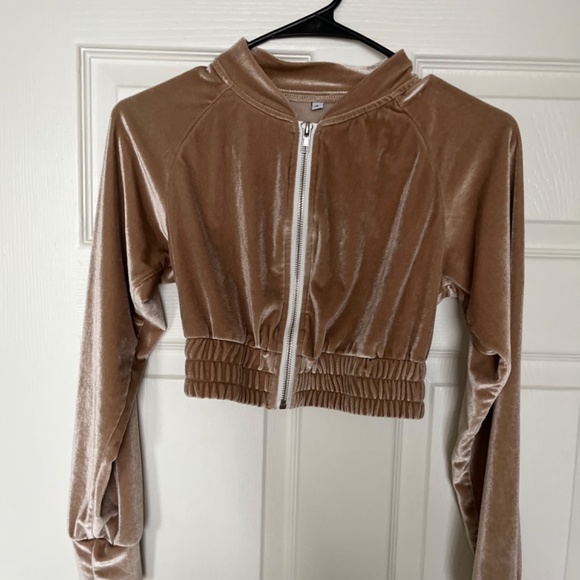 Clothes - Picture 2 of 3